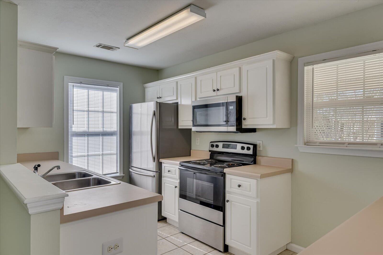 416 LONG NEEDLE Circle