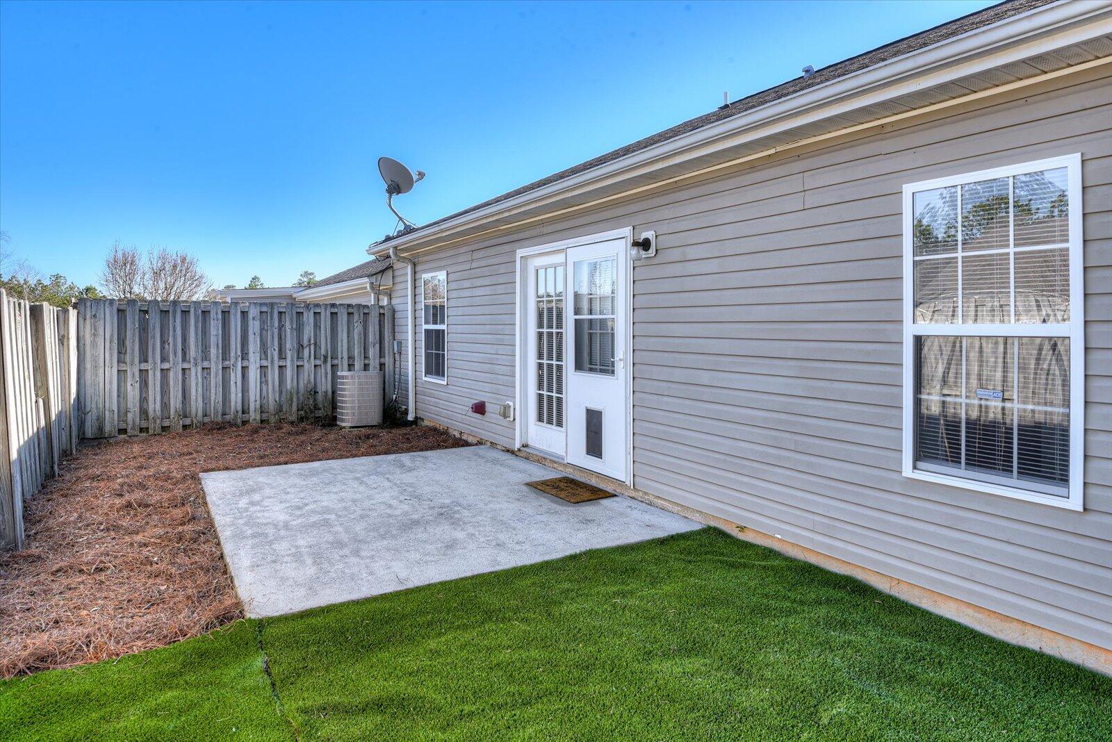 416 LONG NEEDLE Circle