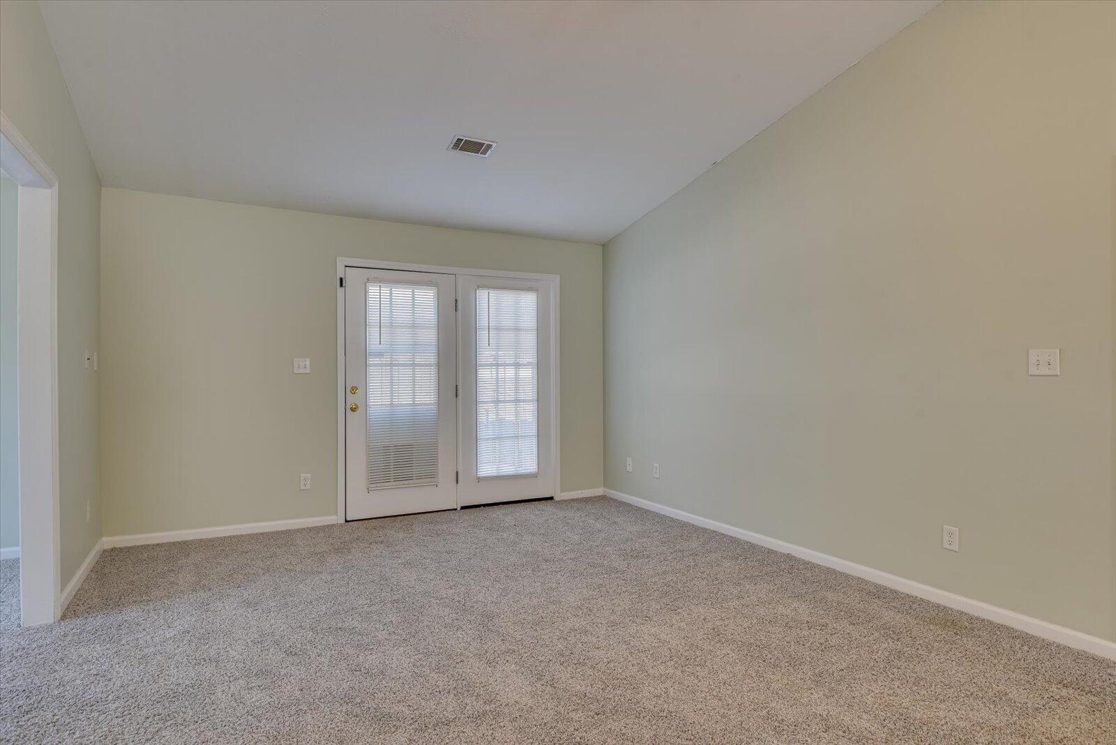 416 LONG NEEDLE Circle