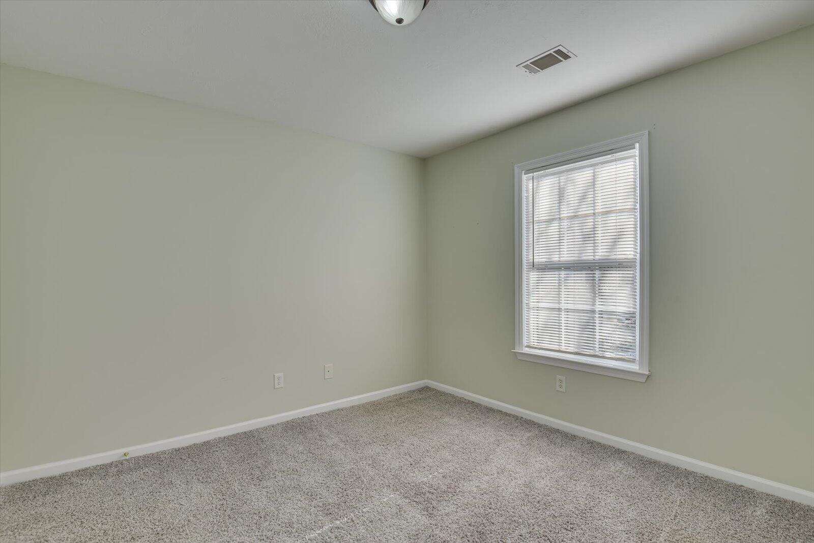 416 LONG NEEDLE Circle