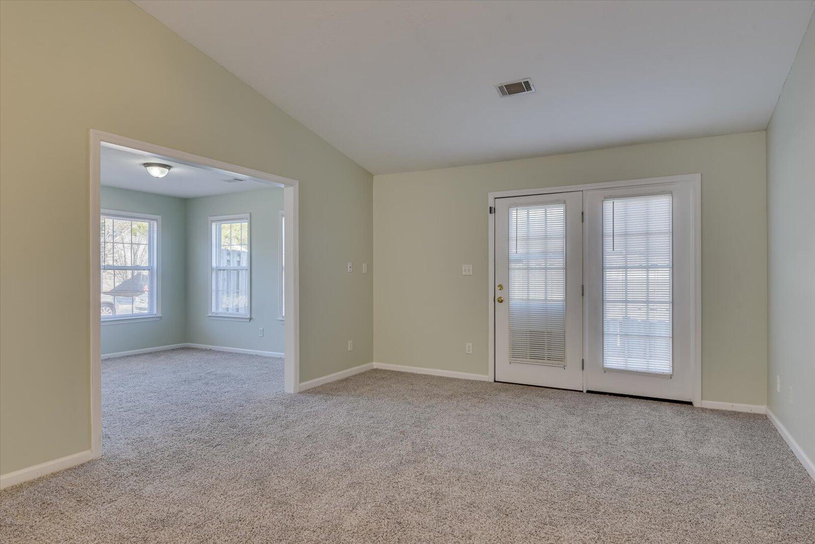 416 LONG NEEDLE Circle