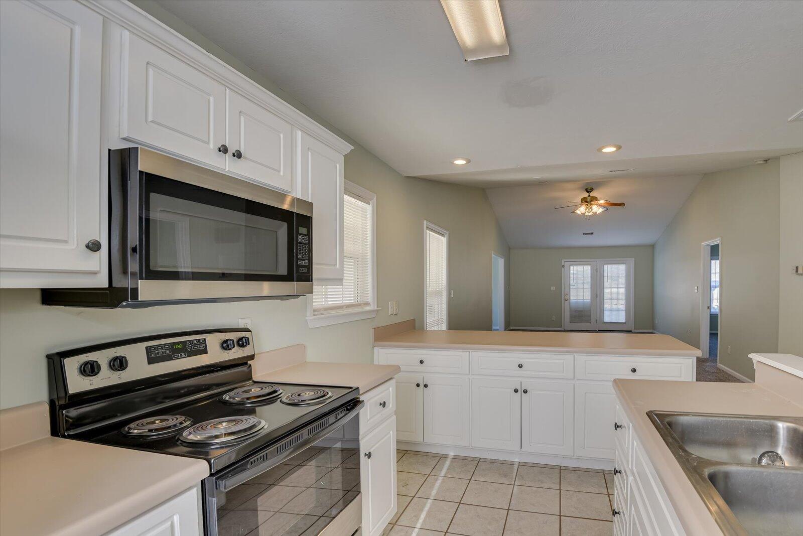 416 LONG NEEDLE Circle