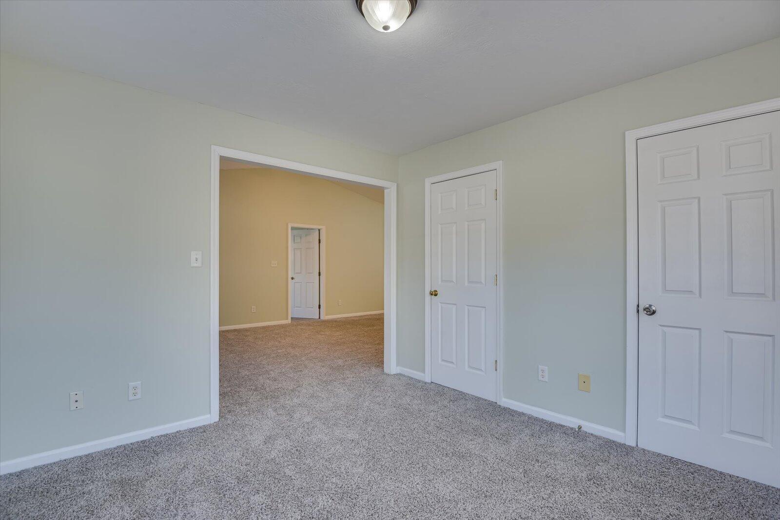 416 LONG NEEDLE Circle