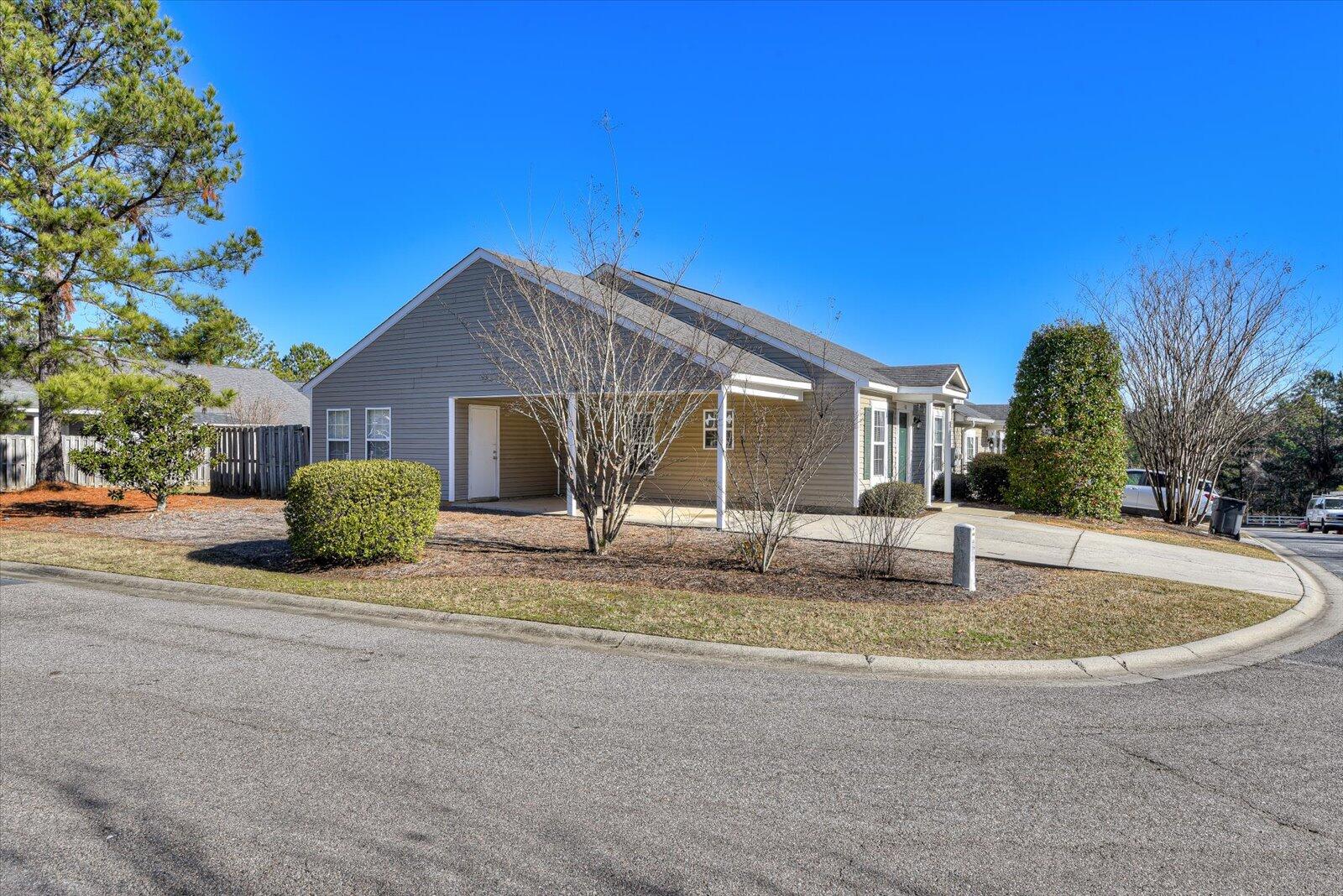 416 LONG NEEDLE Circle