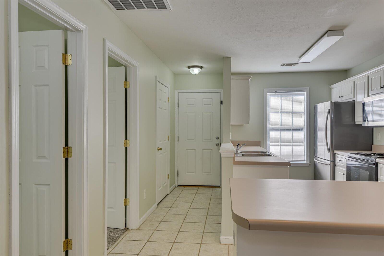 416 LONG NEEDLE Circle