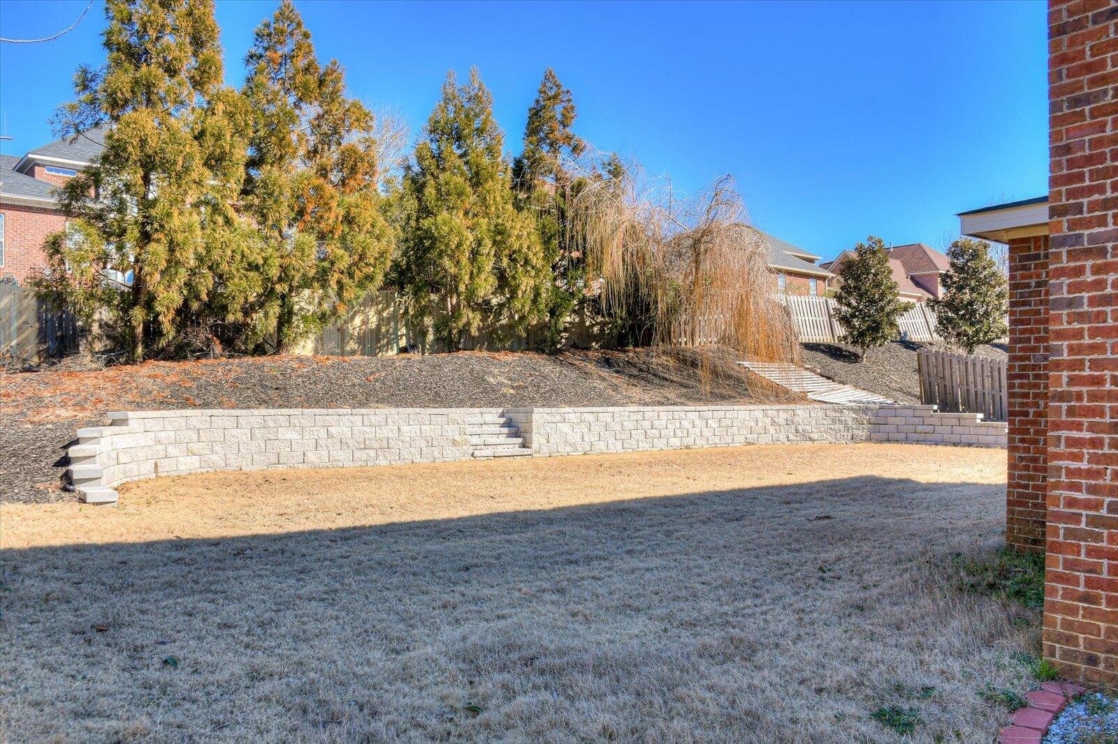 1650 JAMESTOWN Avenue