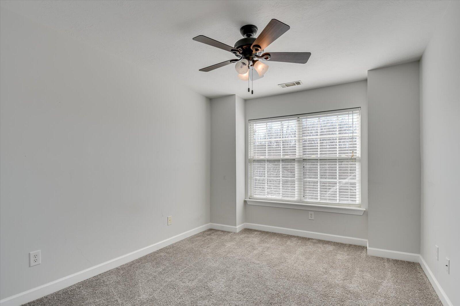 1650 JAMESTOWN Avenue