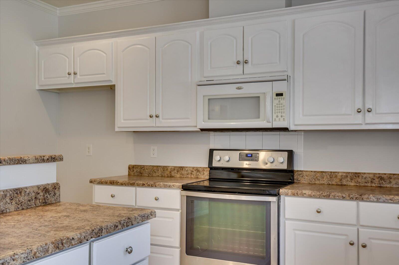 1650 JAMESTOWN Avenue