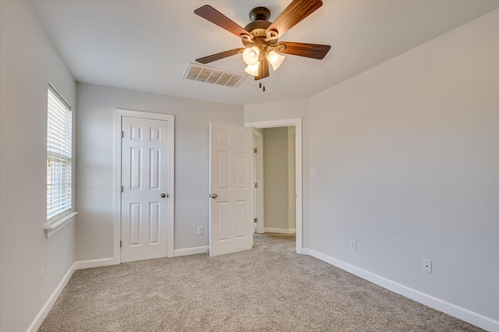 1650 JAMESTOWN Avenue