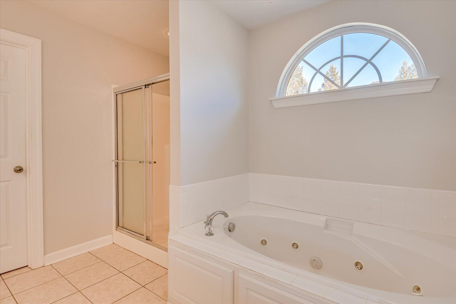 1650 JAMESTOWN Avenue