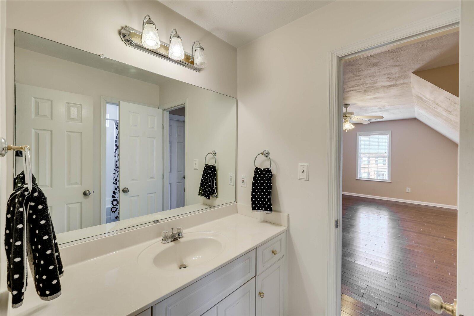 1224 HARDY POINTE Drive