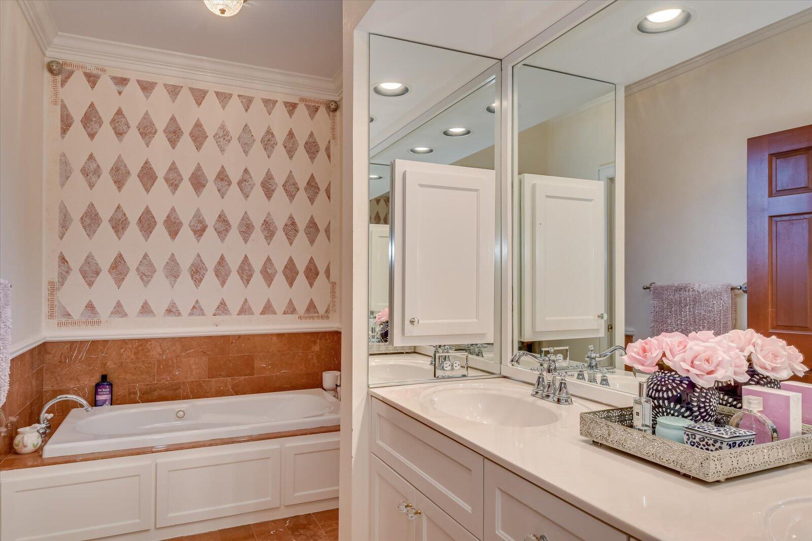 2468 MCDOWELL Street