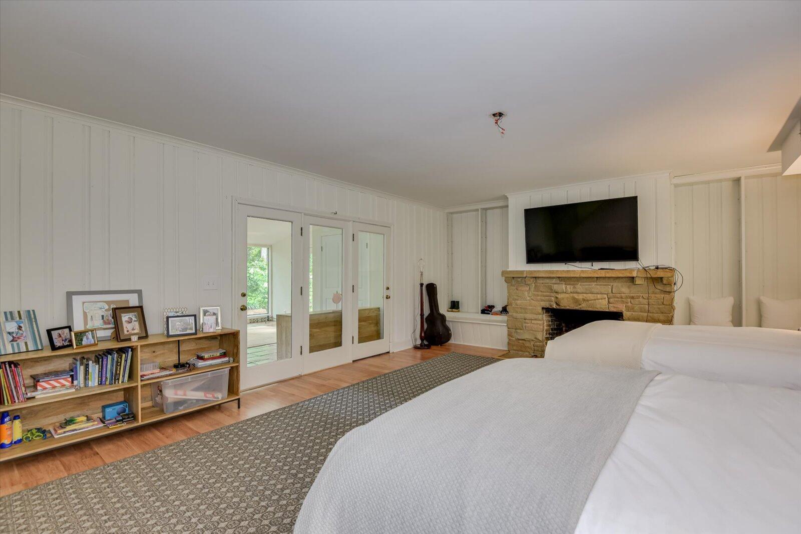 3017 FOX SPRING Road