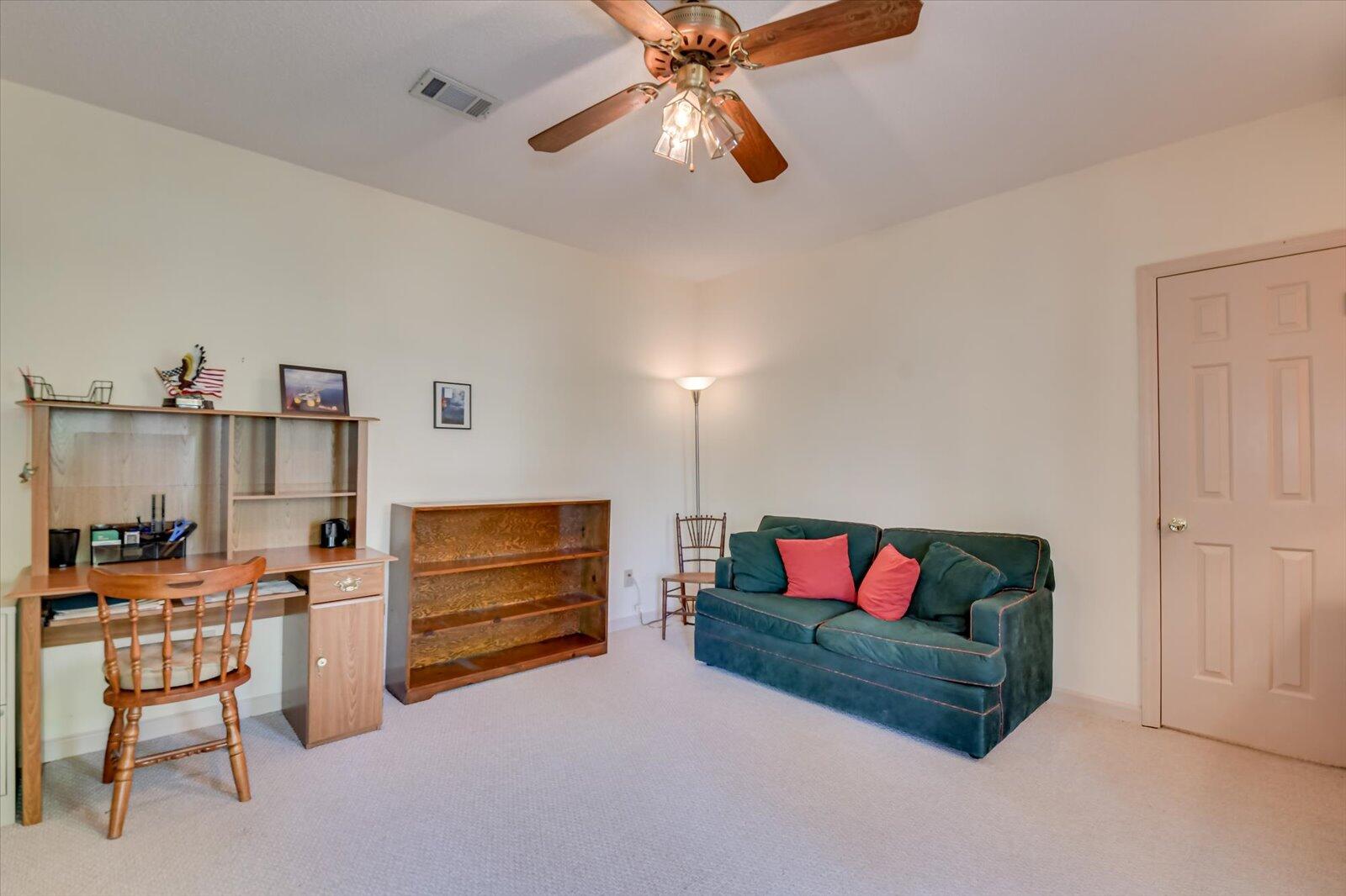 4196 N KNOLLCREST Circle