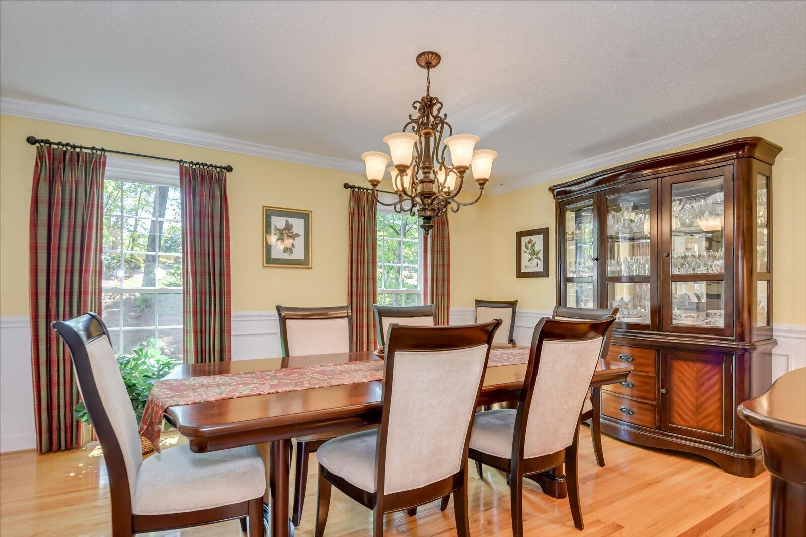 4196 N KNOLLCREST Circle