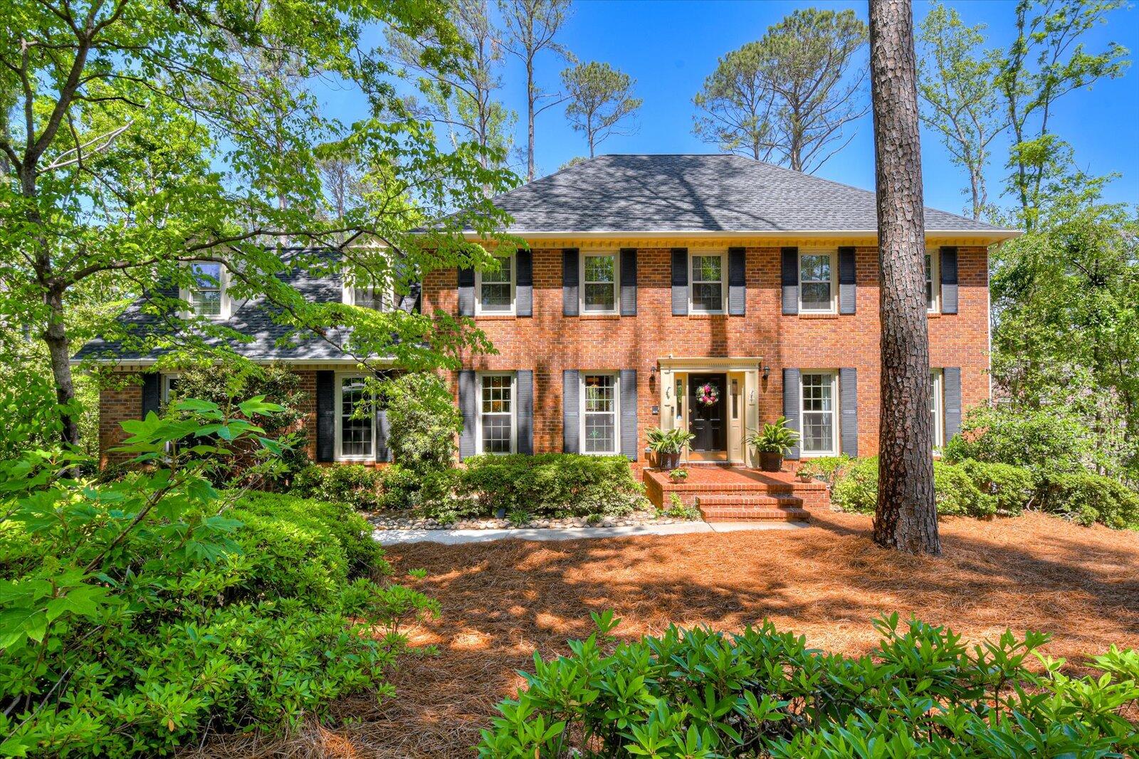 4196 N KNOLLCREST Circle