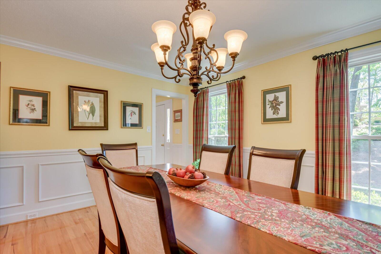 4196 N KNOLLCREST Circle