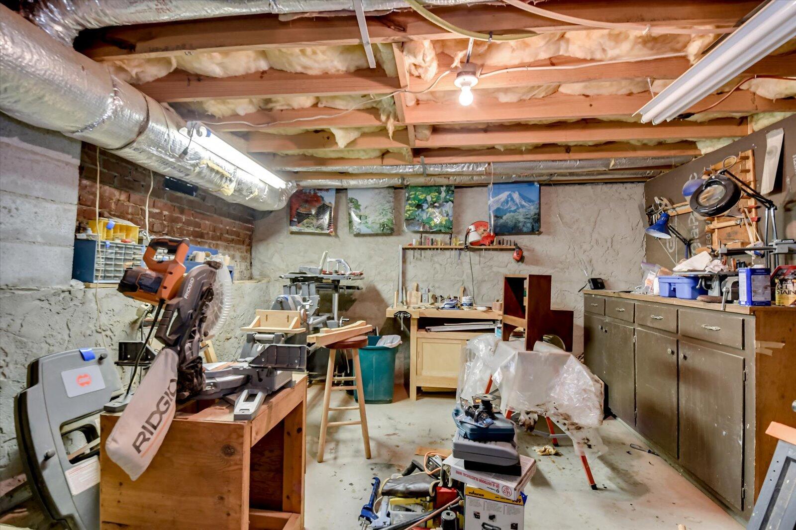 4196 N KNOLLCREST Circle