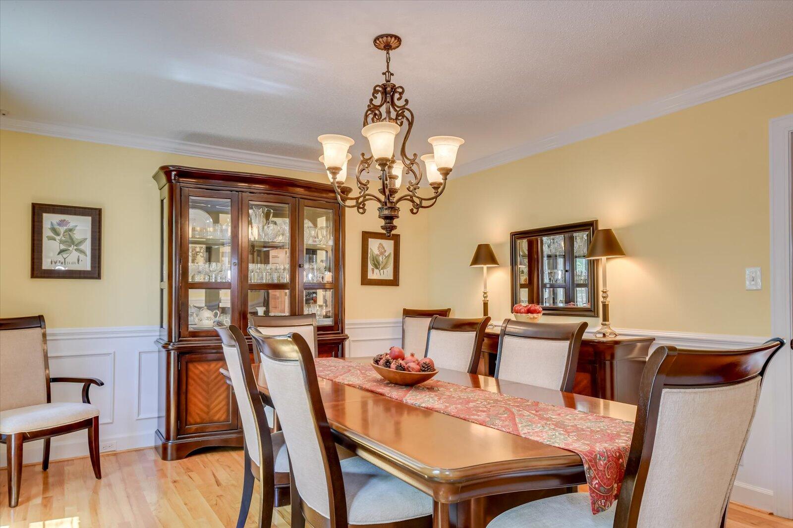 4196 N KNOLLCREST Circle