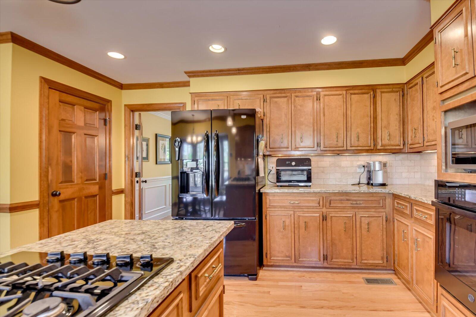 4196 N KNOLLCREST Circle