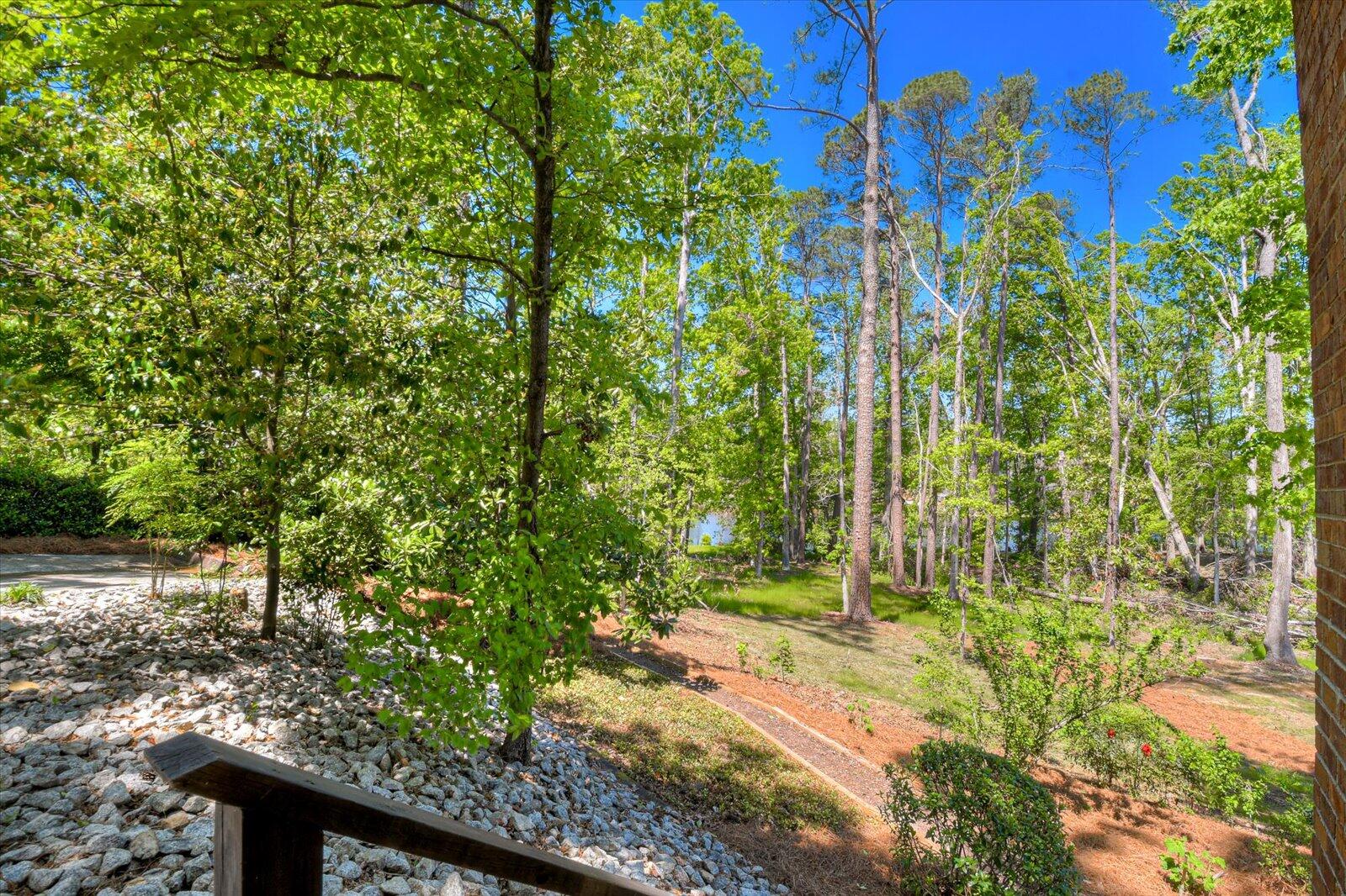 4196 N KNOLLCREST Circle