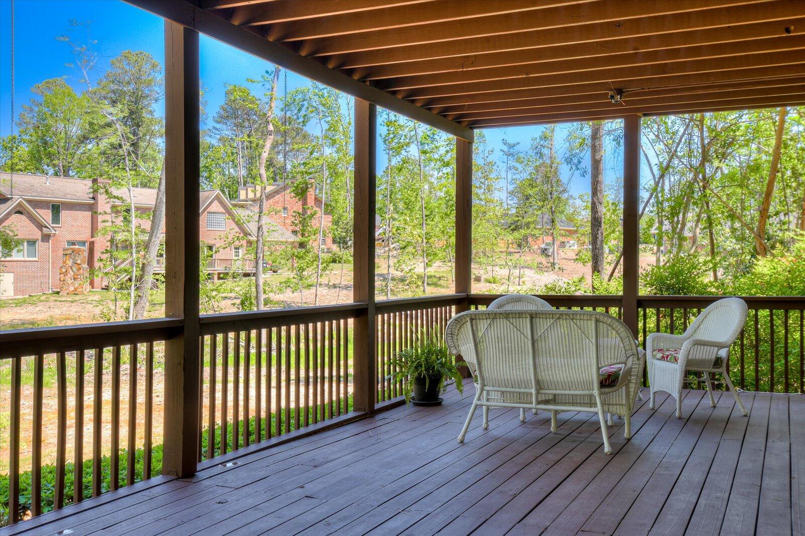 4196 N KNOLLCREST Circle