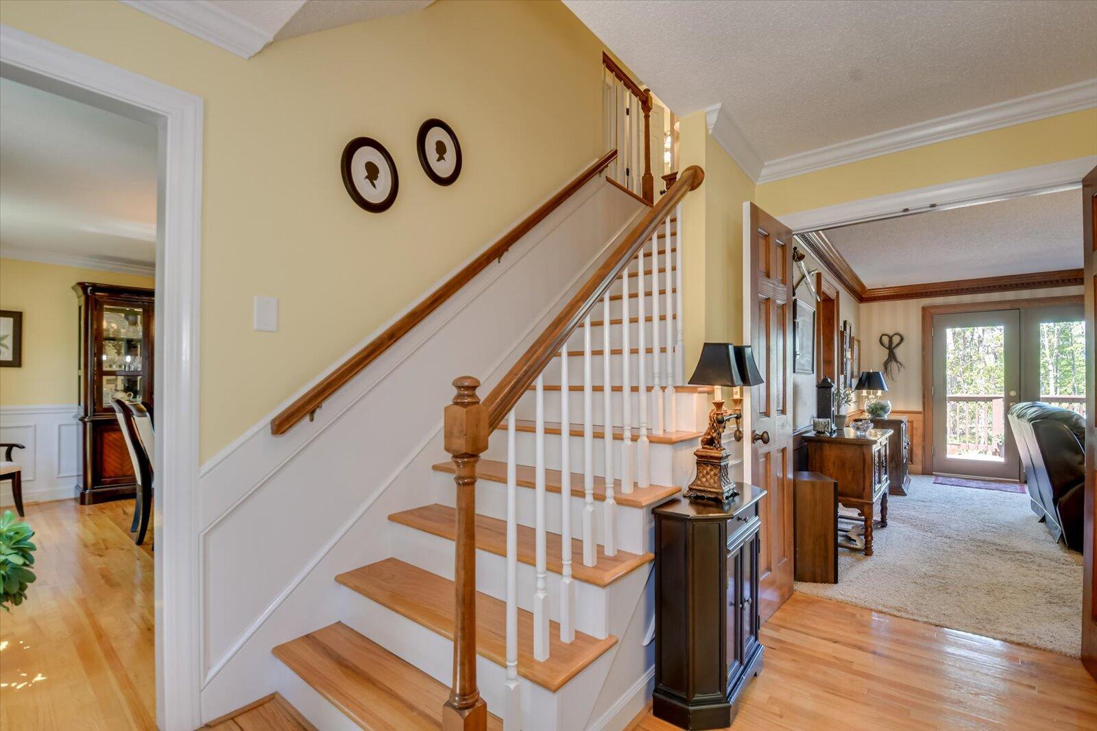 4196 N KNOLLCREST Circle