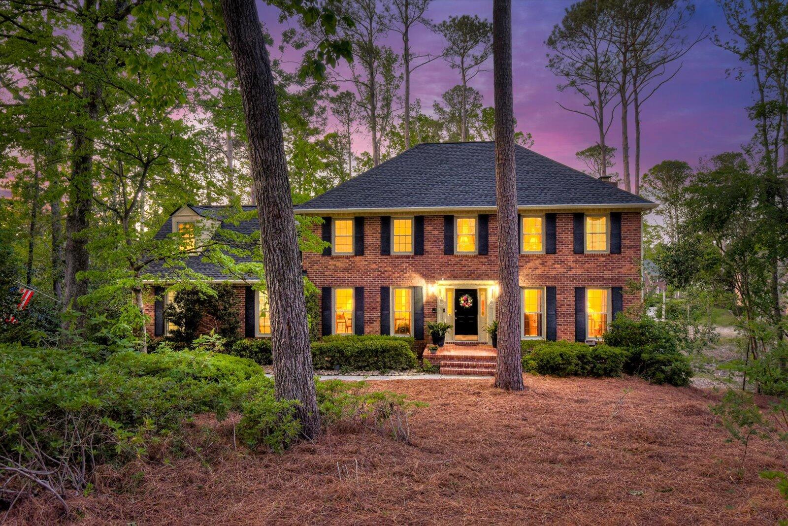 4196 N KNOLLCREST Circle