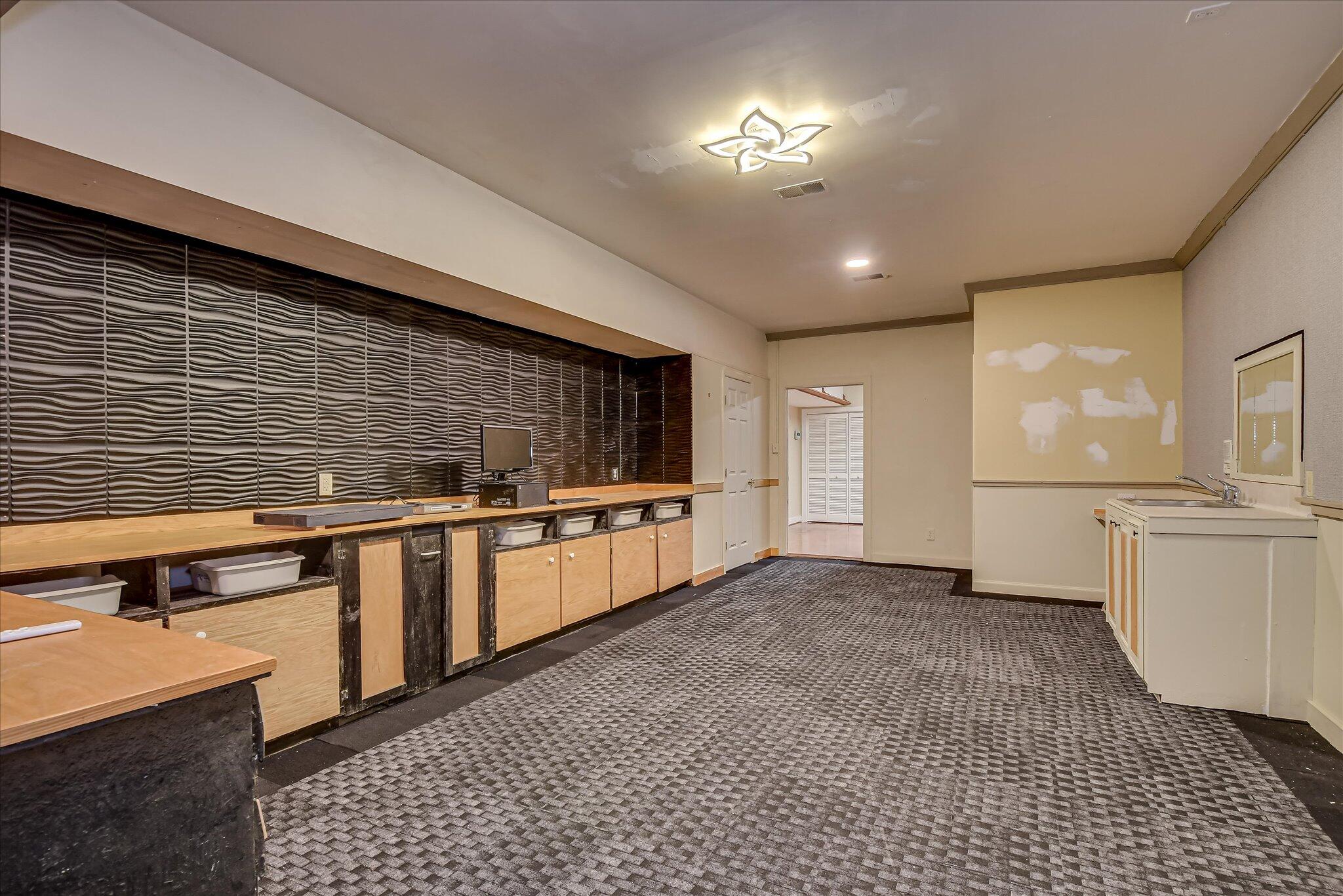 12 SHADOWBROOK Circle