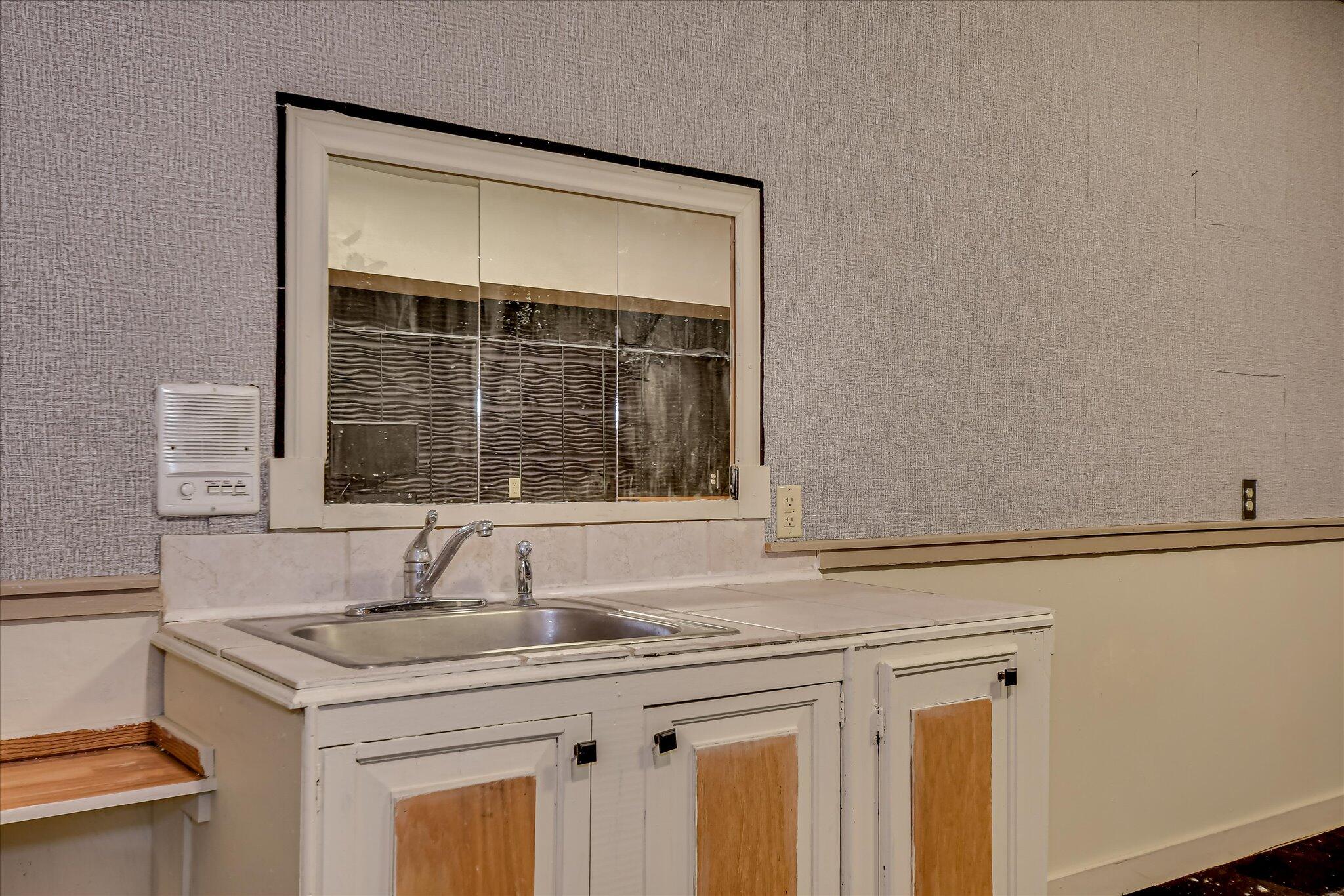 12 SHADOWBROOK Circle