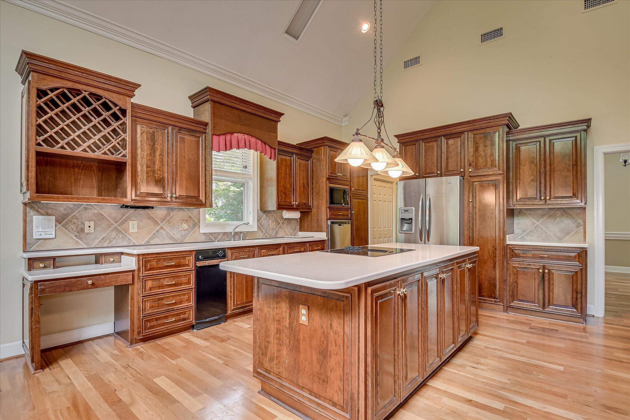 12 SHADOWBROOK Circle