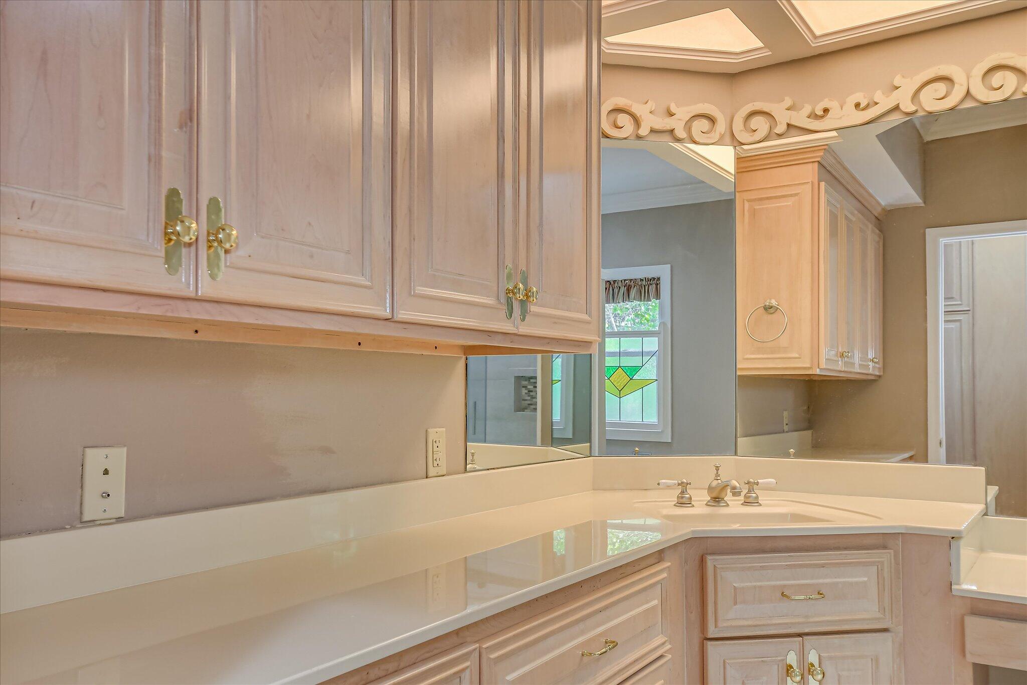 12 SHADOWBROOK Circle