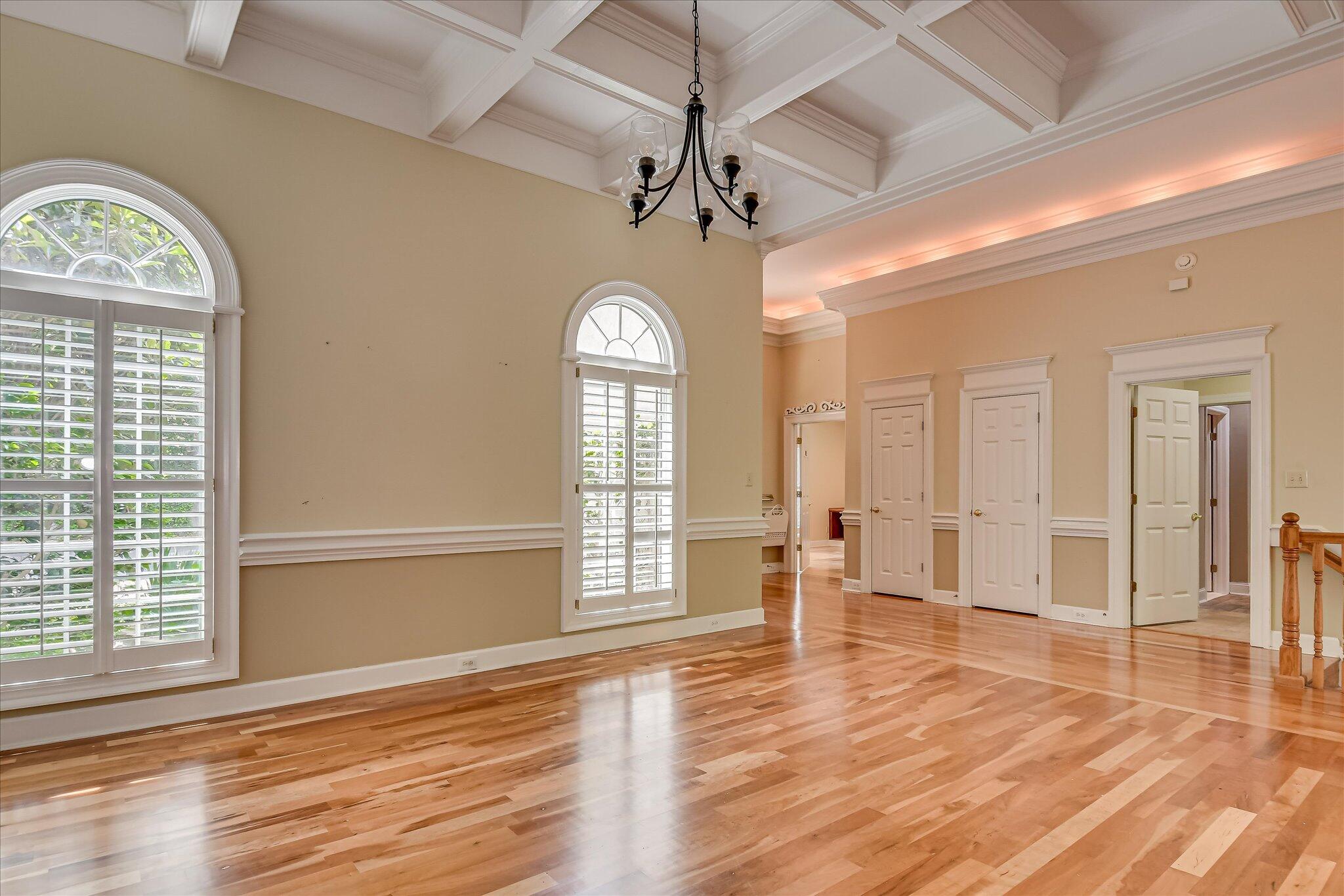 12 SHADOWBROOK Circle