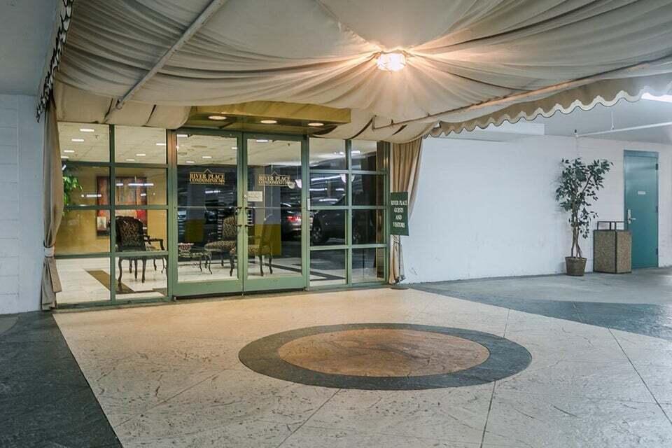 1 SEVENTH ST Street, 1202