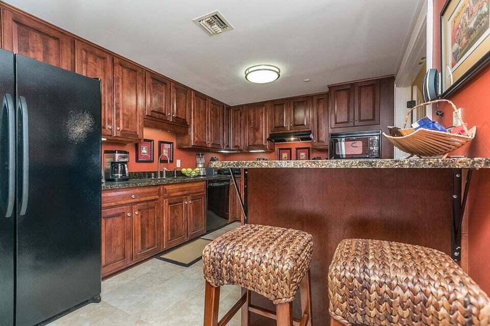 1 SEVENTH ST Street, 1202