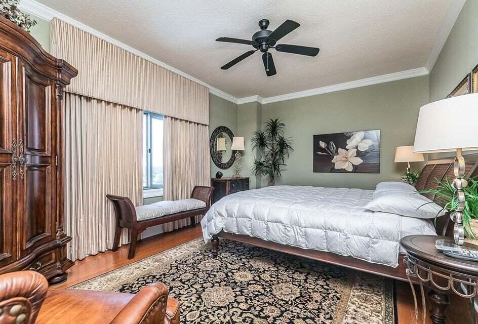 1 SEVENTH ST Street, 1202