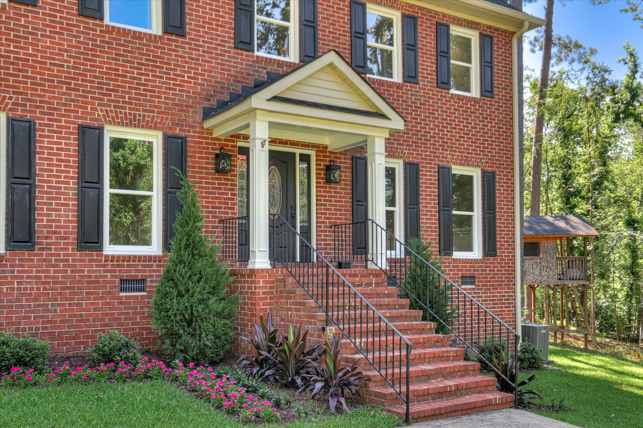 4 Shadowmoor Court