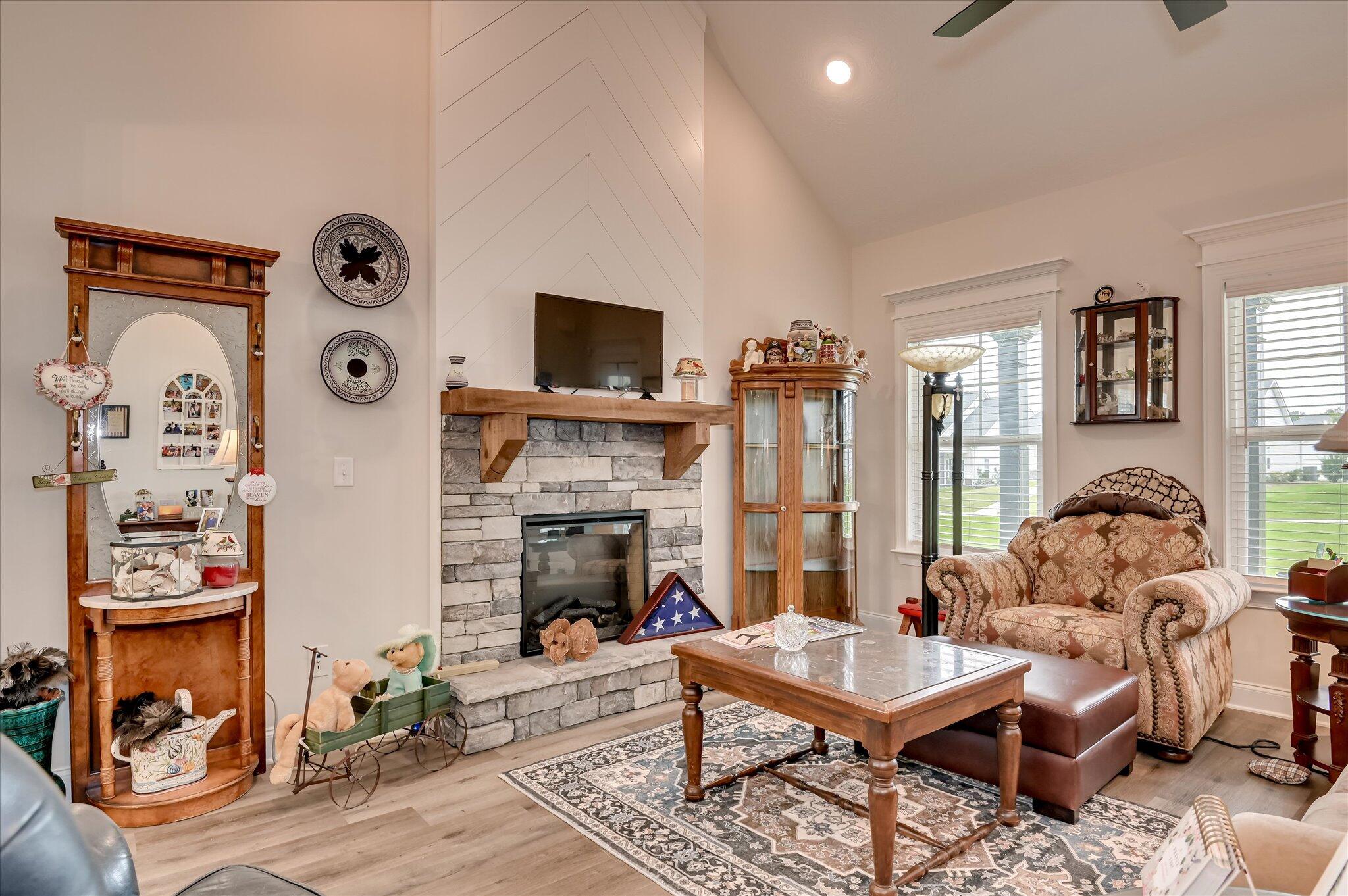 911 Sandpiper Crossing