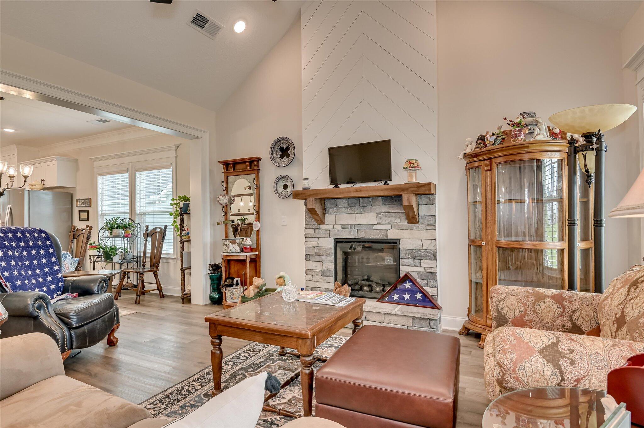 911 Sandpiper Crossing