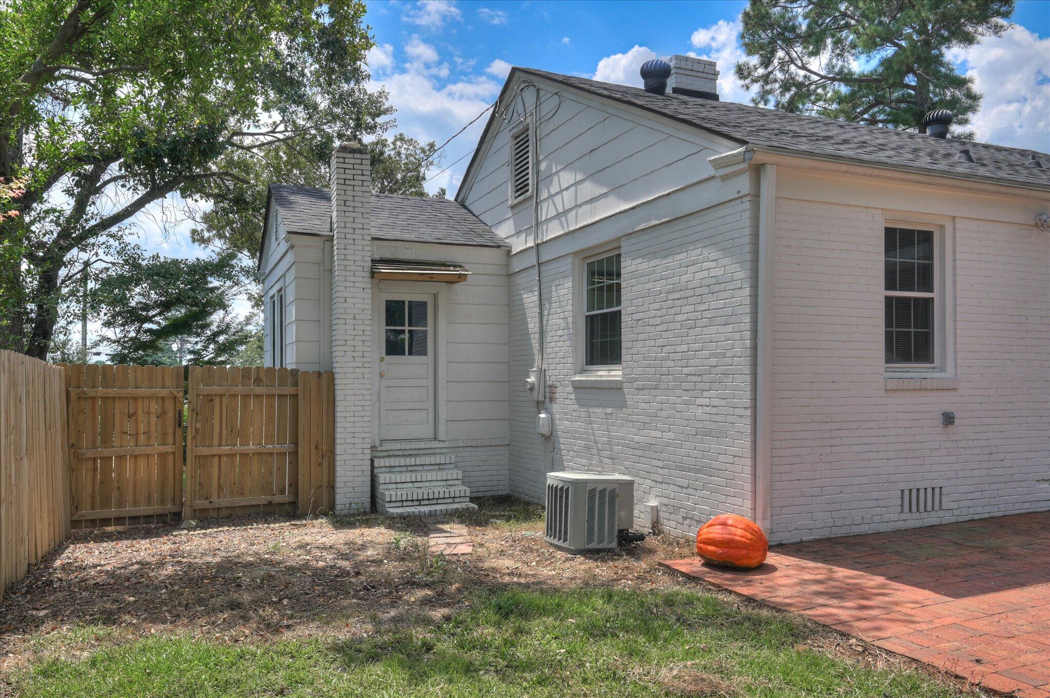 2213 Breckenbridge Avenue