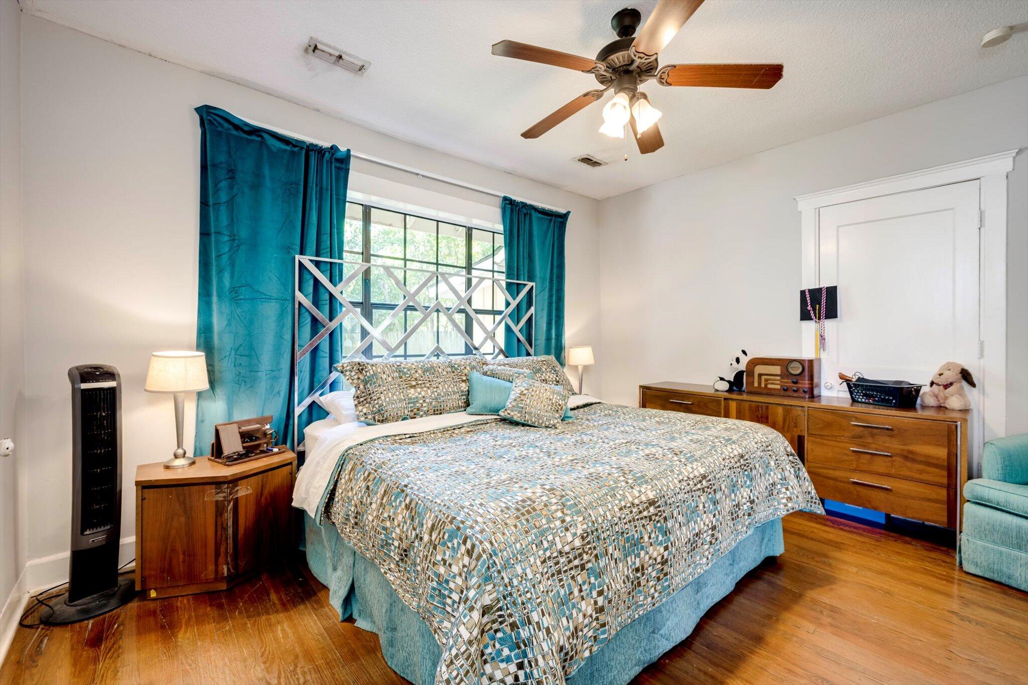 2607 Mckibben Street