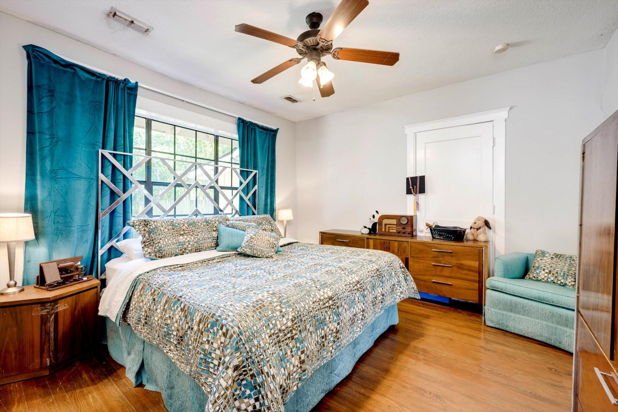 2607 Mckibben Street