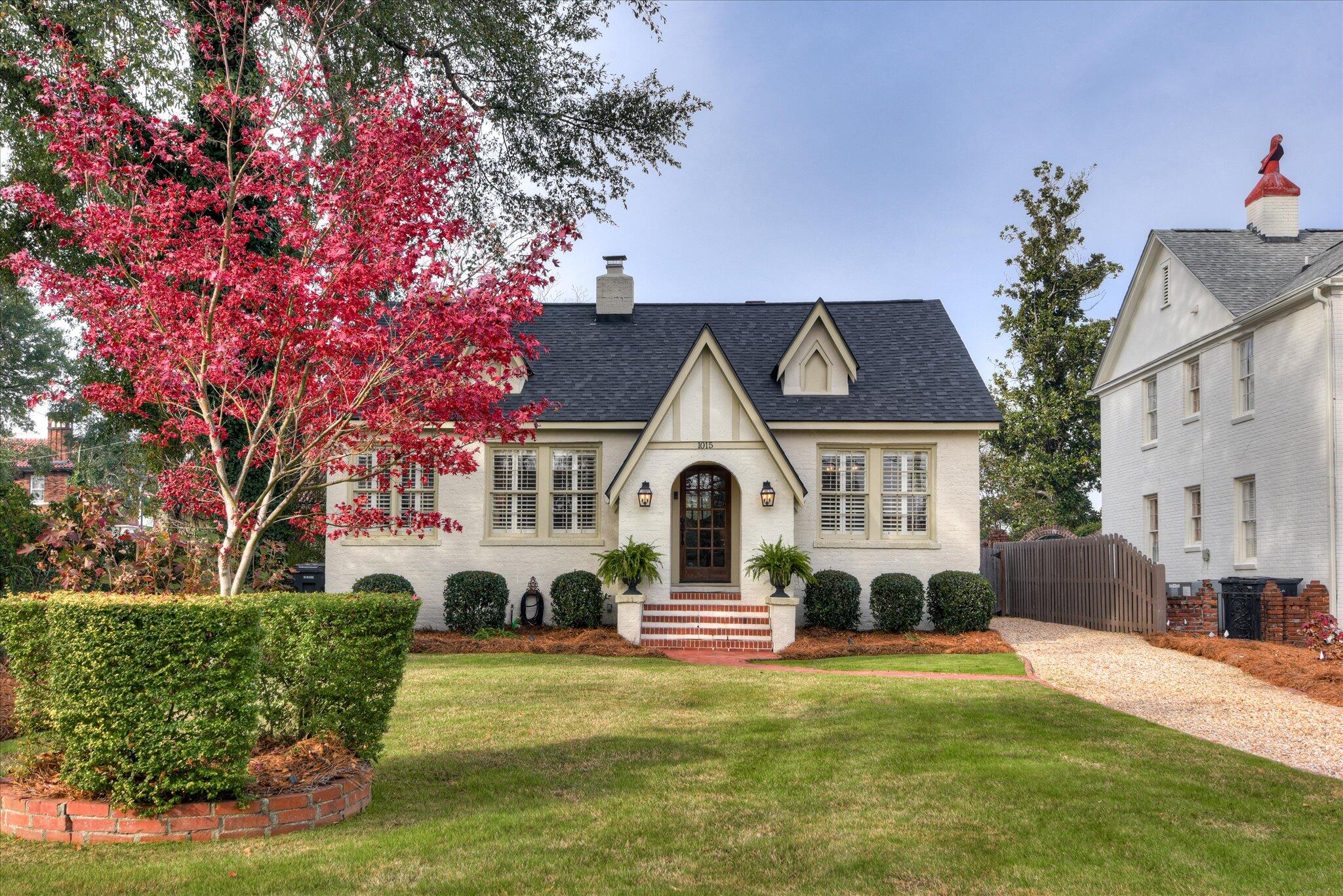 1015 Monte Sano Avenue