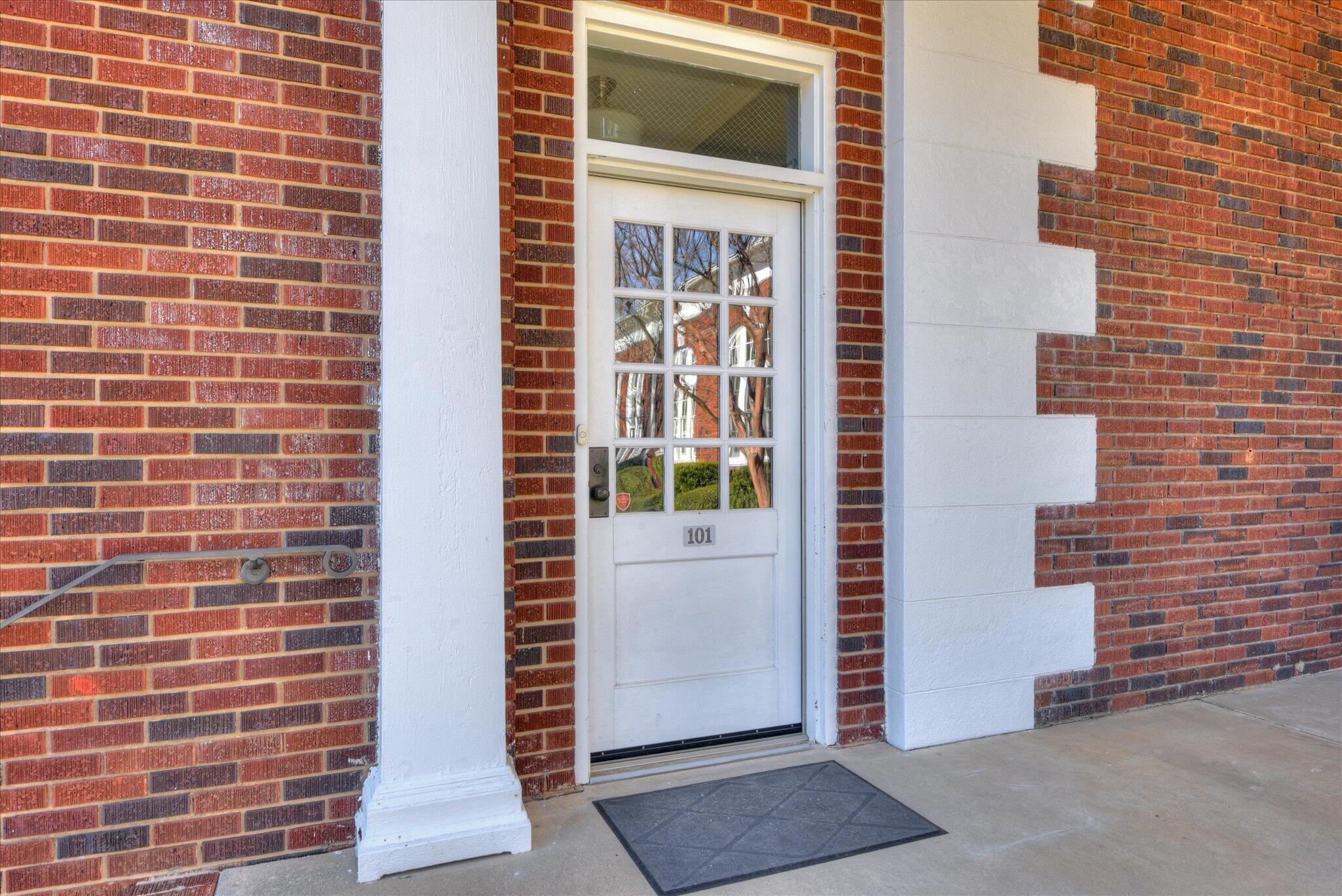 2349 Williams Street 101 101