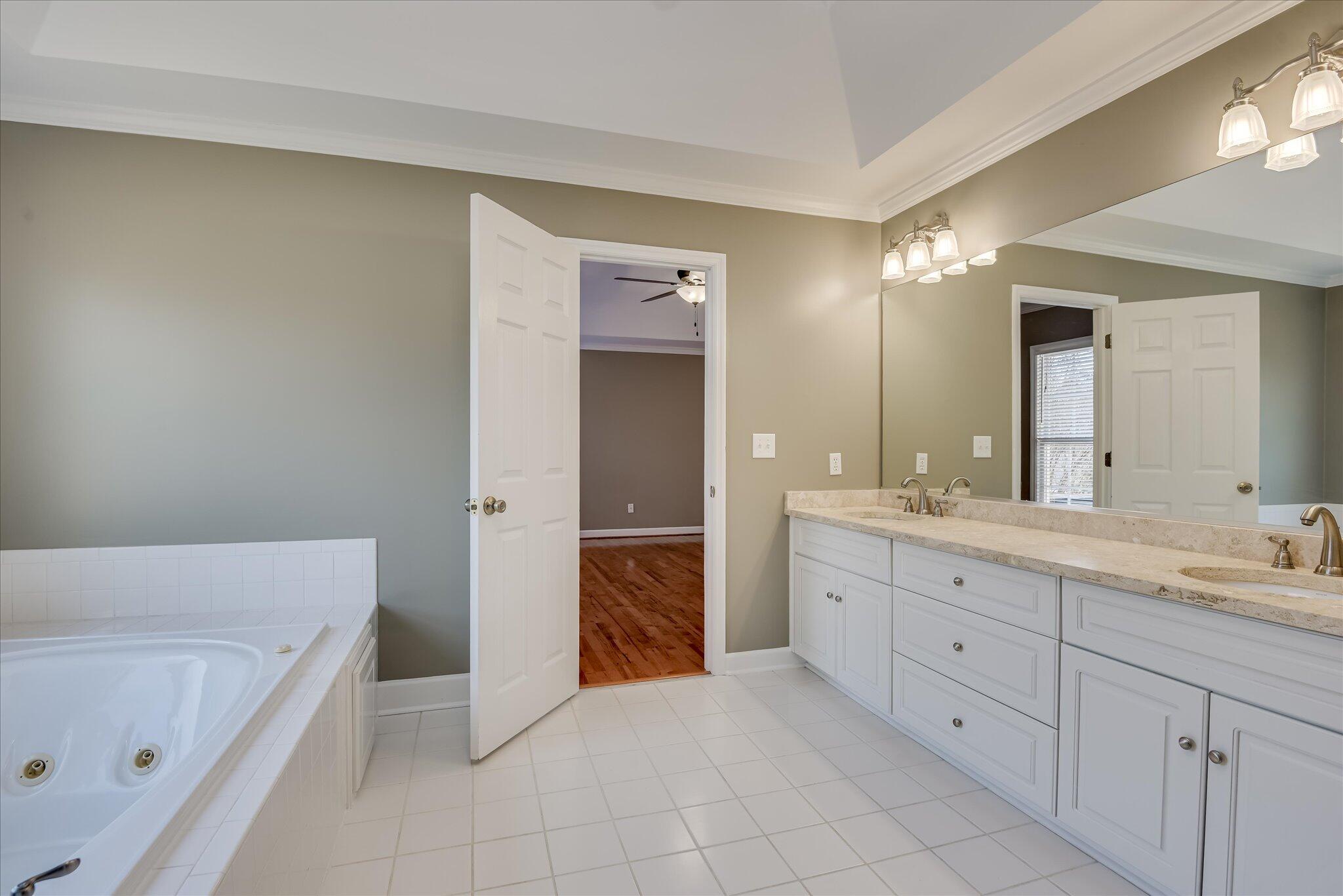 3462 Rhodes Hill Drive