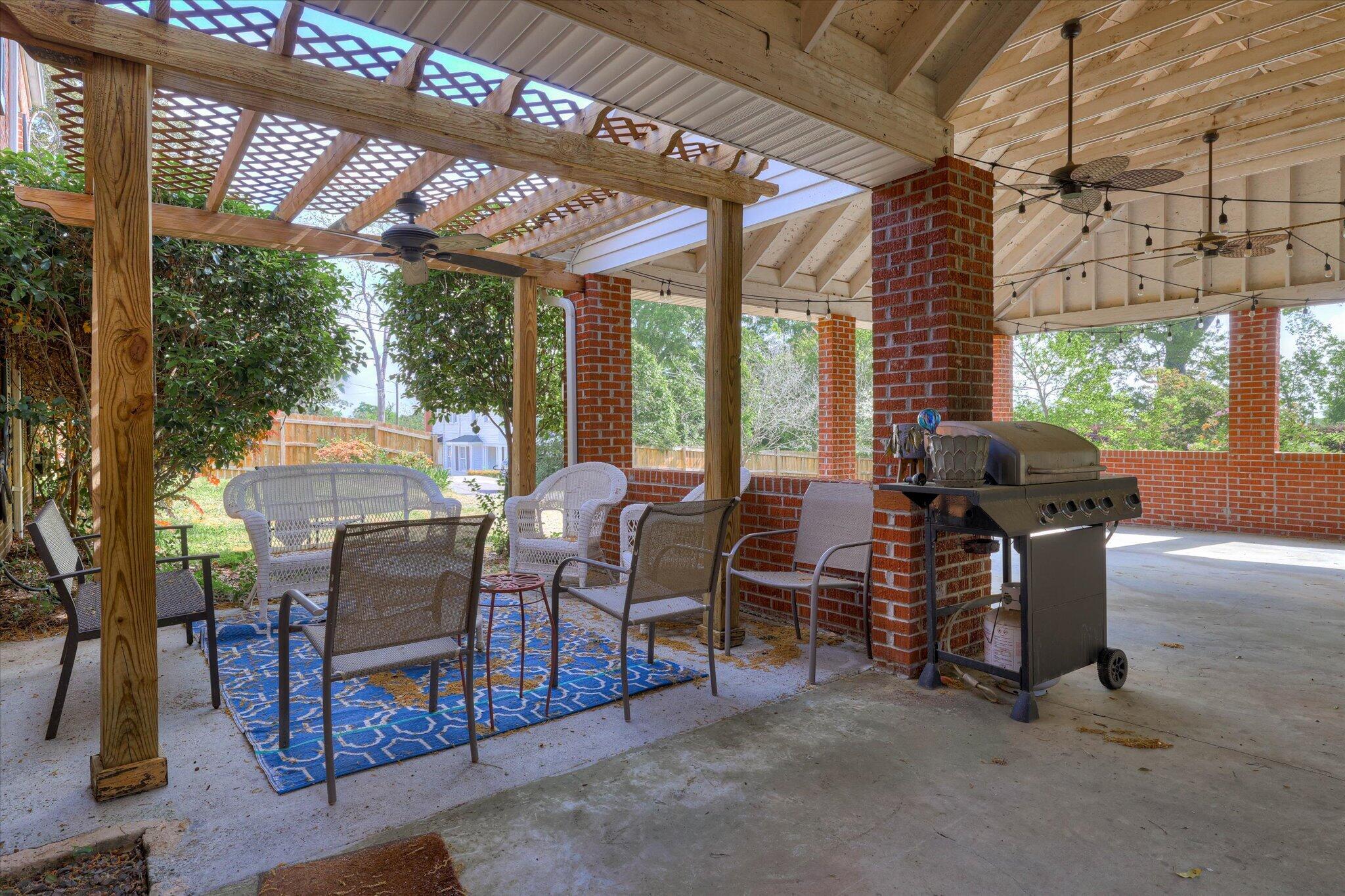 802 Hickman Road