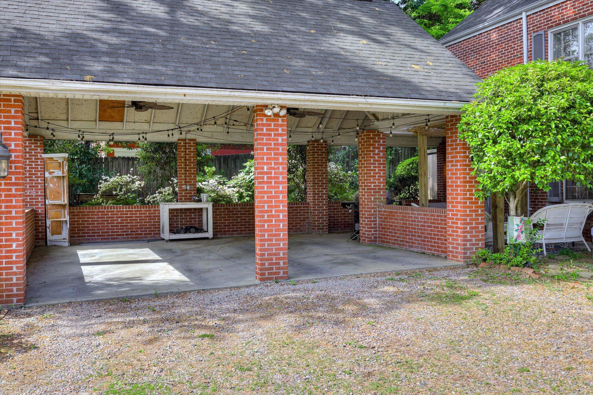 802 Hickman Road