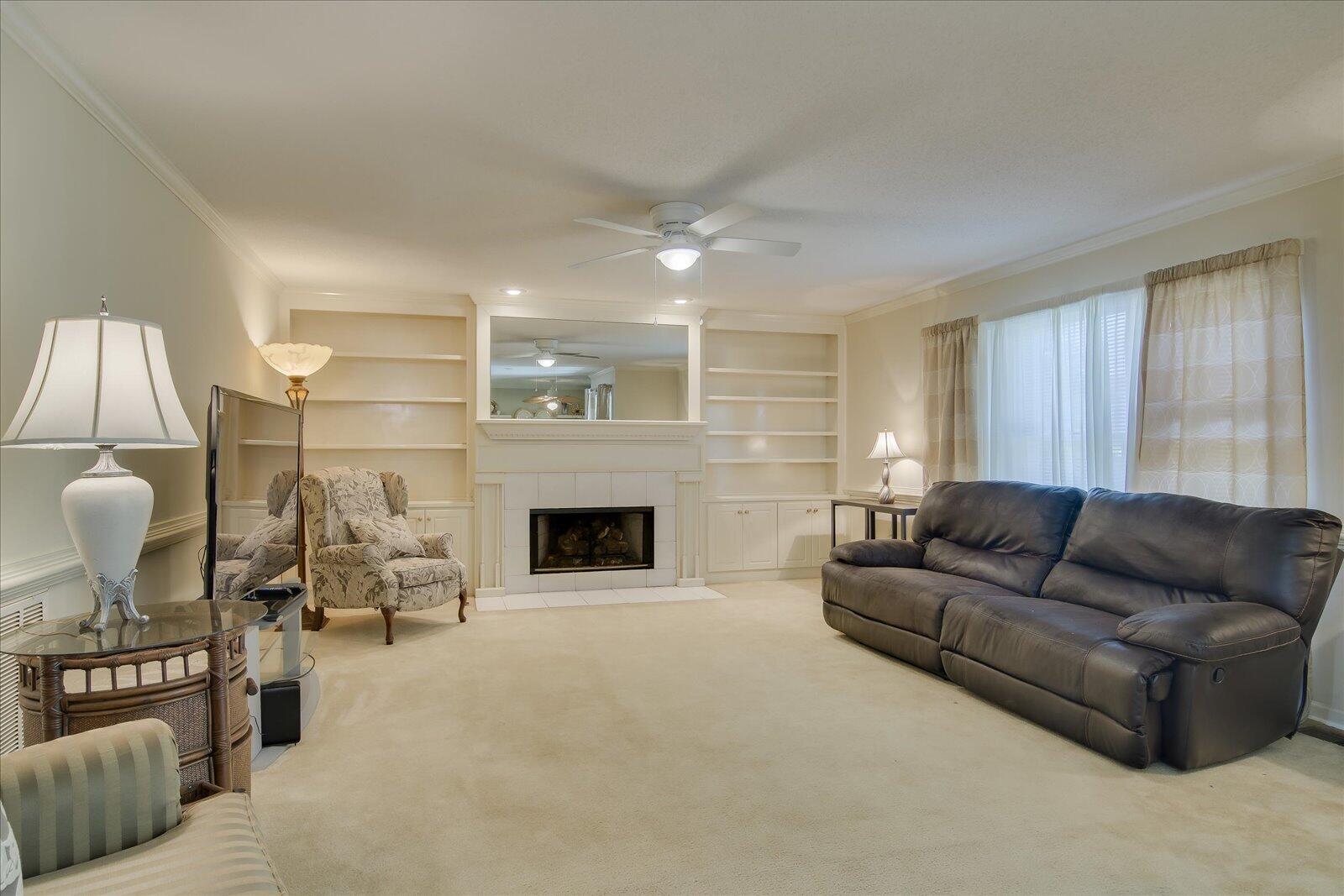 2925 Hillcreek Drive