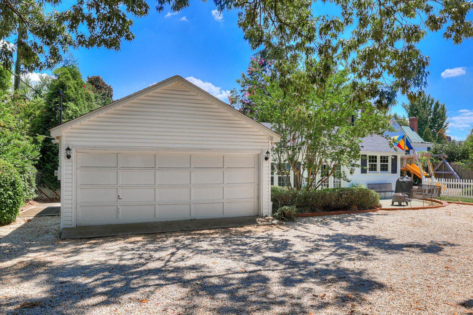 2318 Walton Way