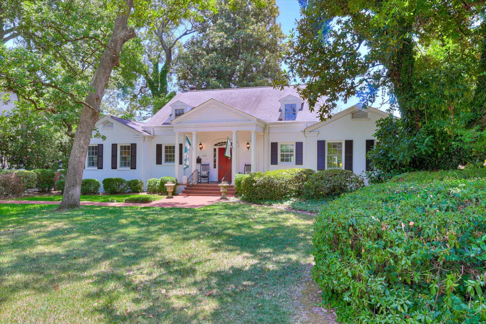 2318 Walton Way
